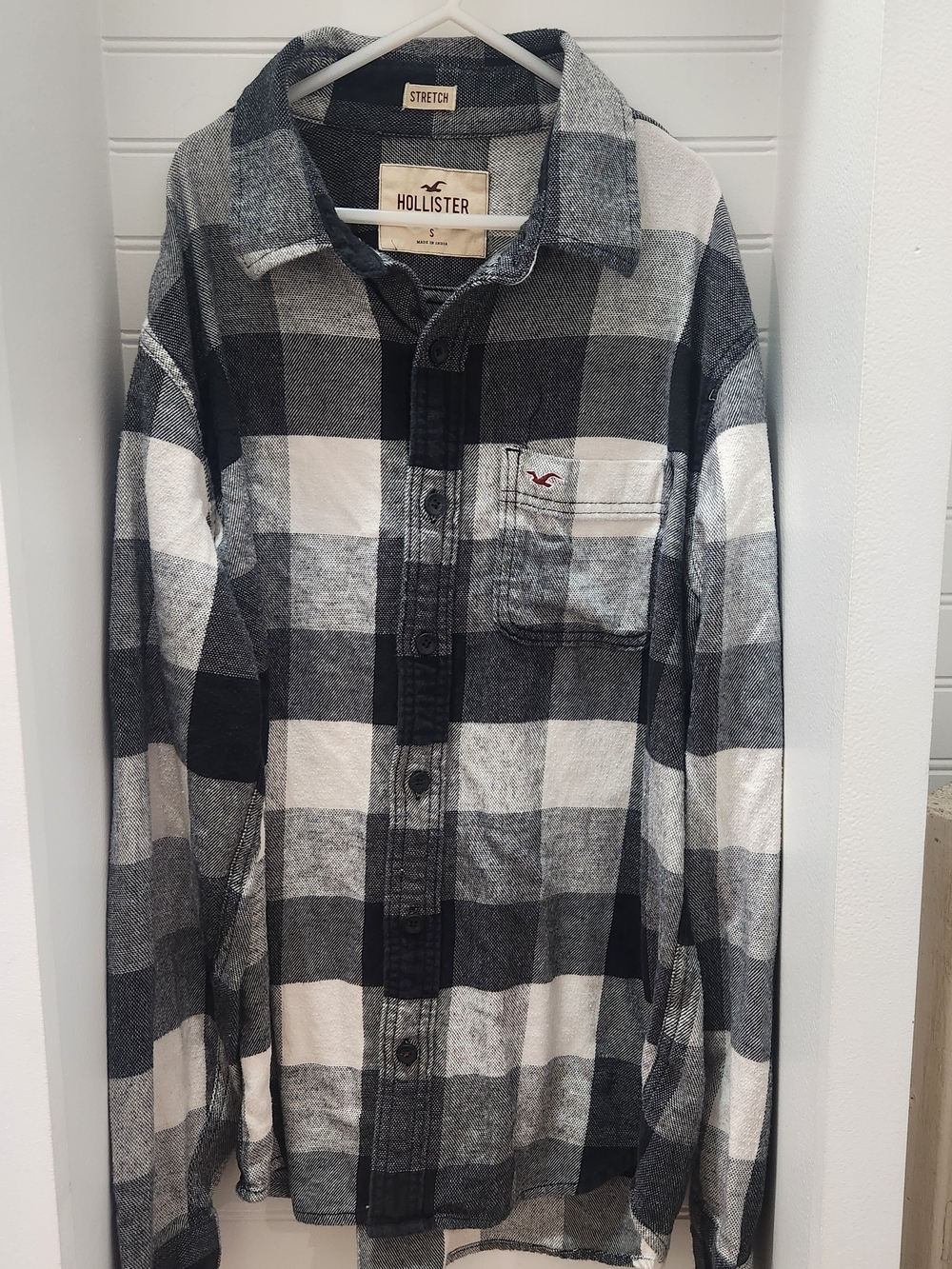 Hollister Black and White Plaid Flannel Button-Down Shirt